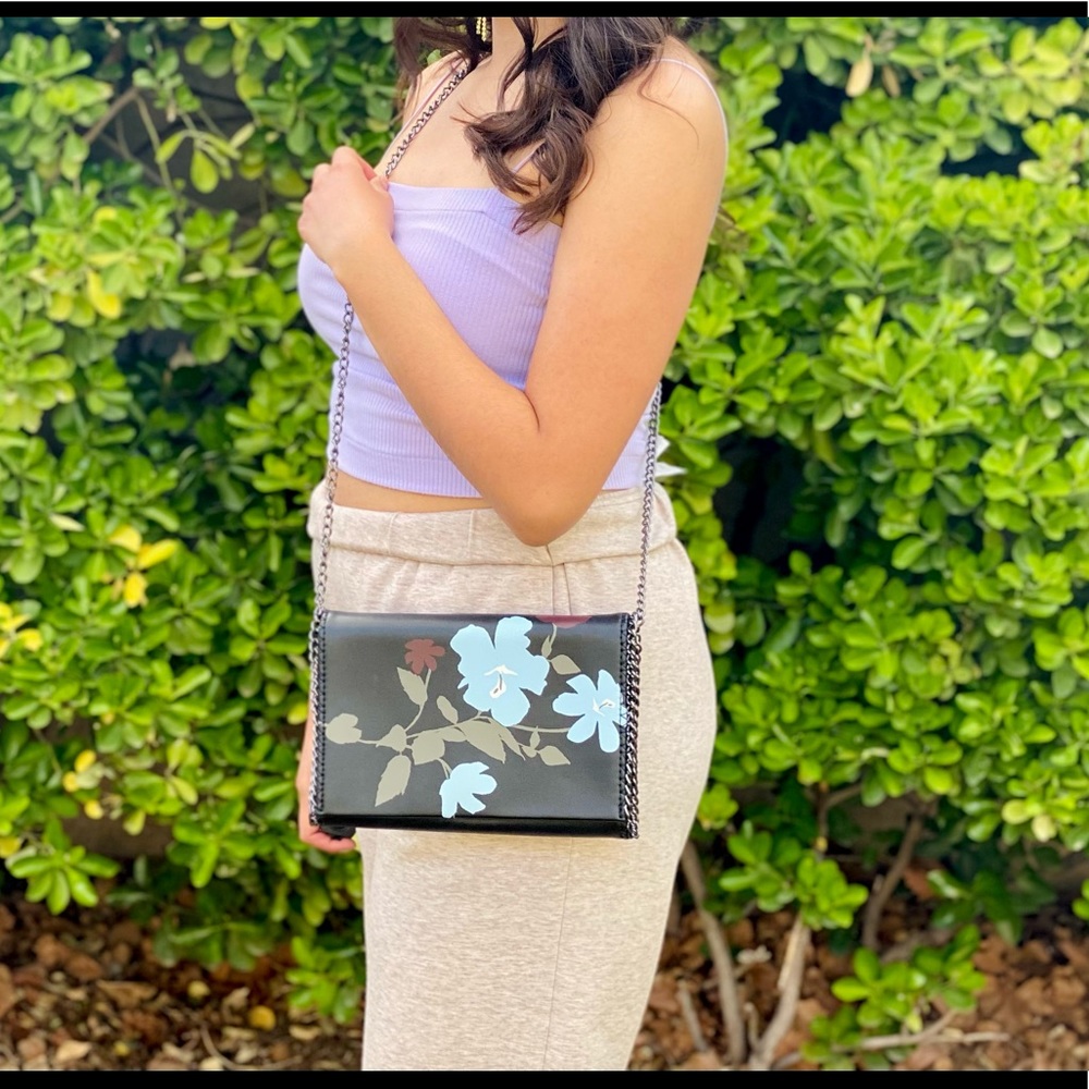 Flower crossbody purse